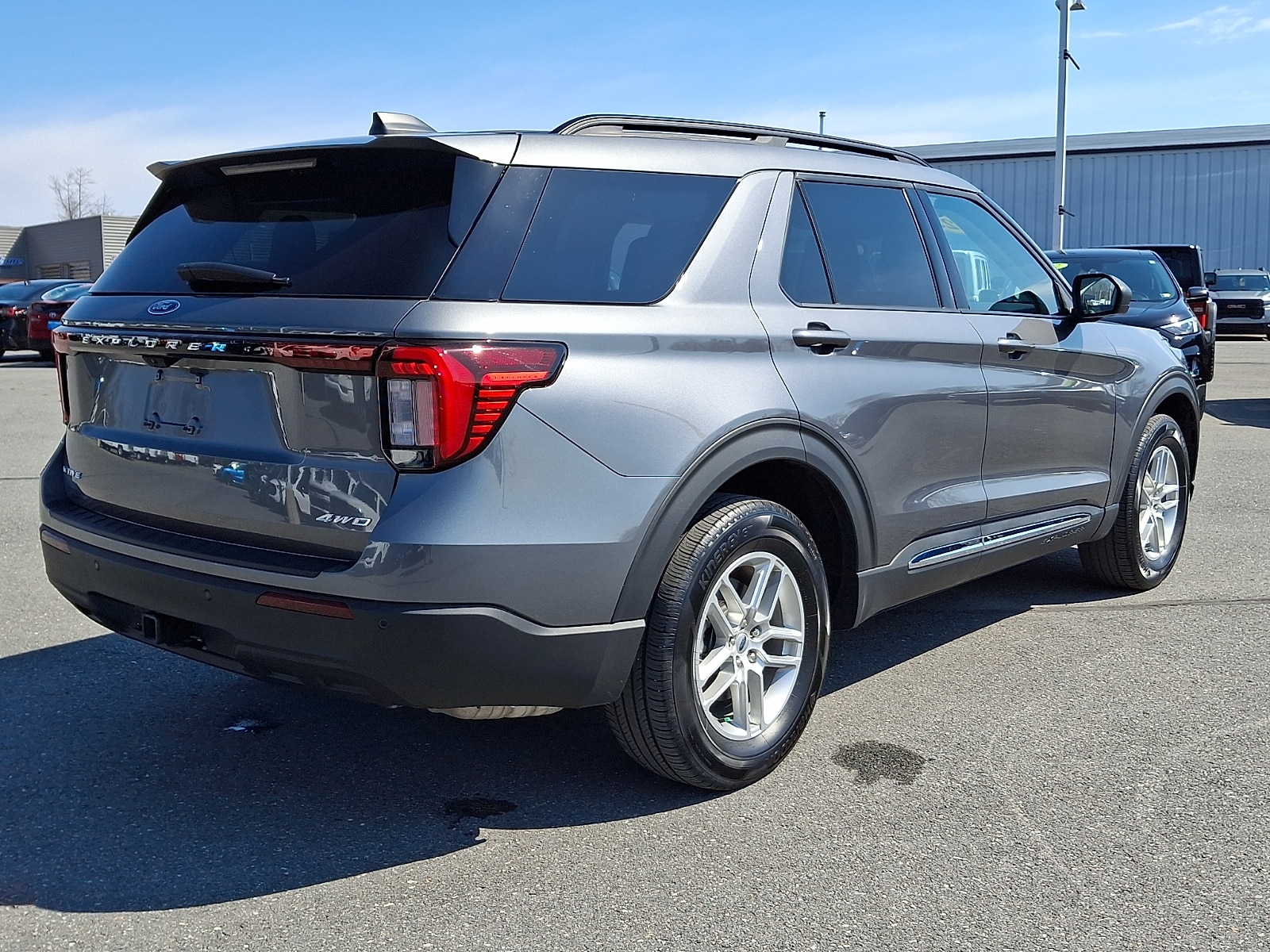 2025 Ford Explorer Active - Photo 6