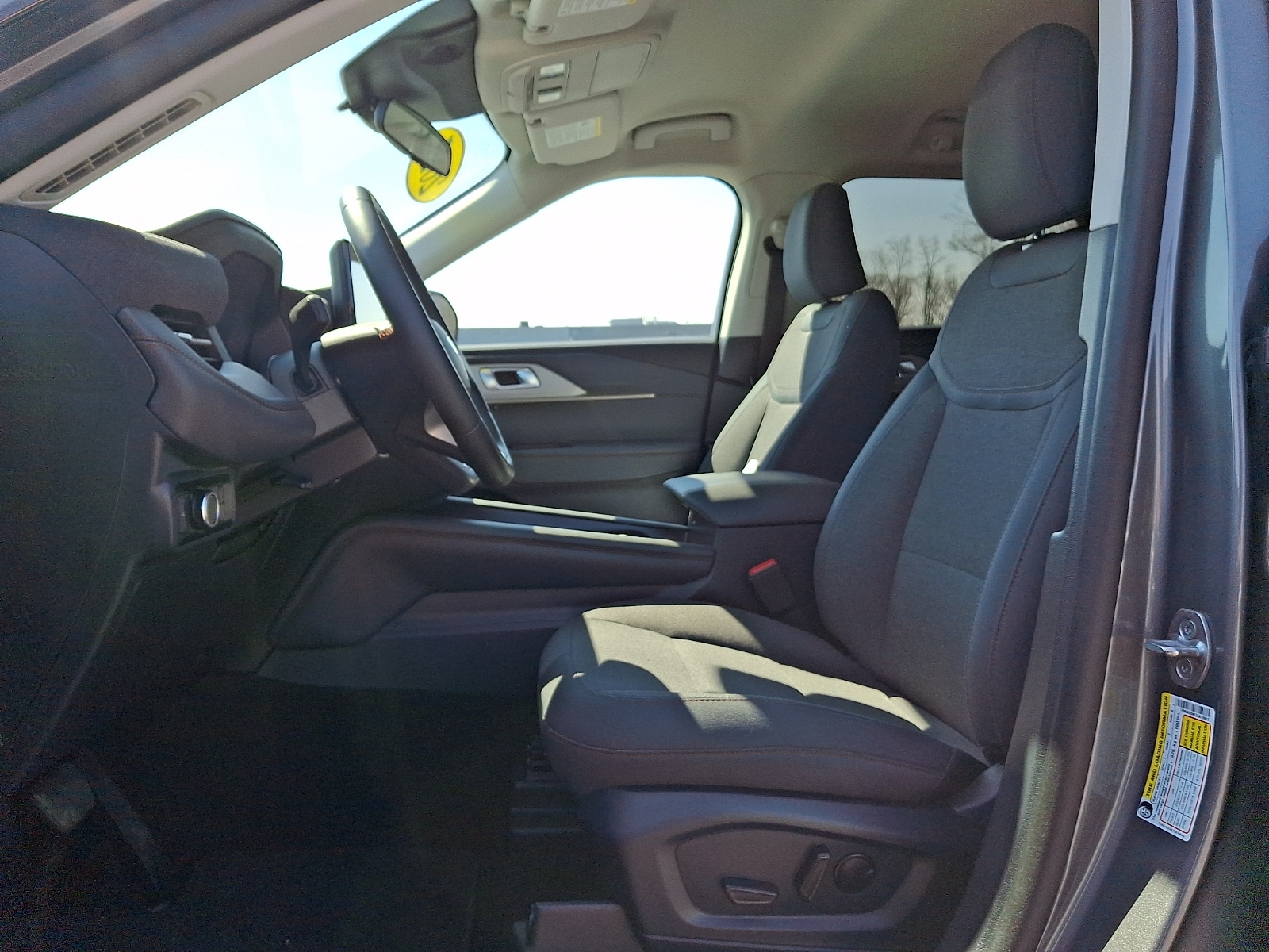 2025 Ford Explorer Active - Photo 14