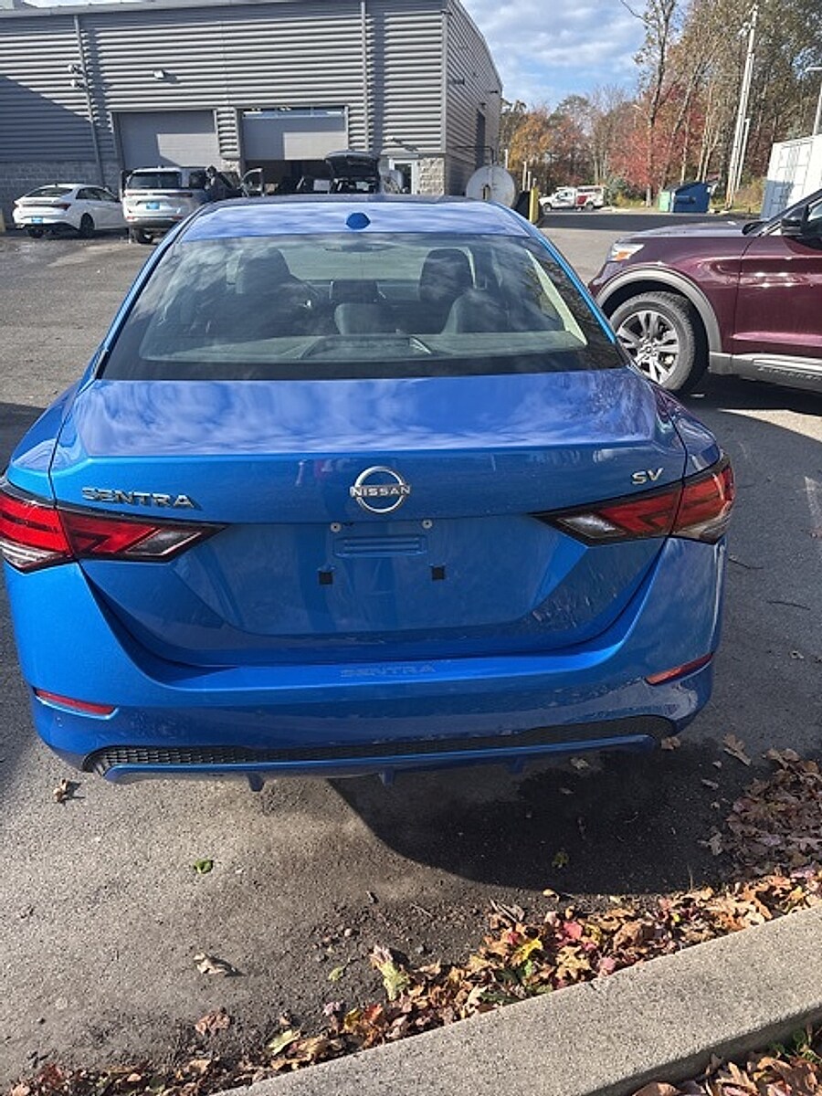 2024 Nissan Sentra SV photo 4