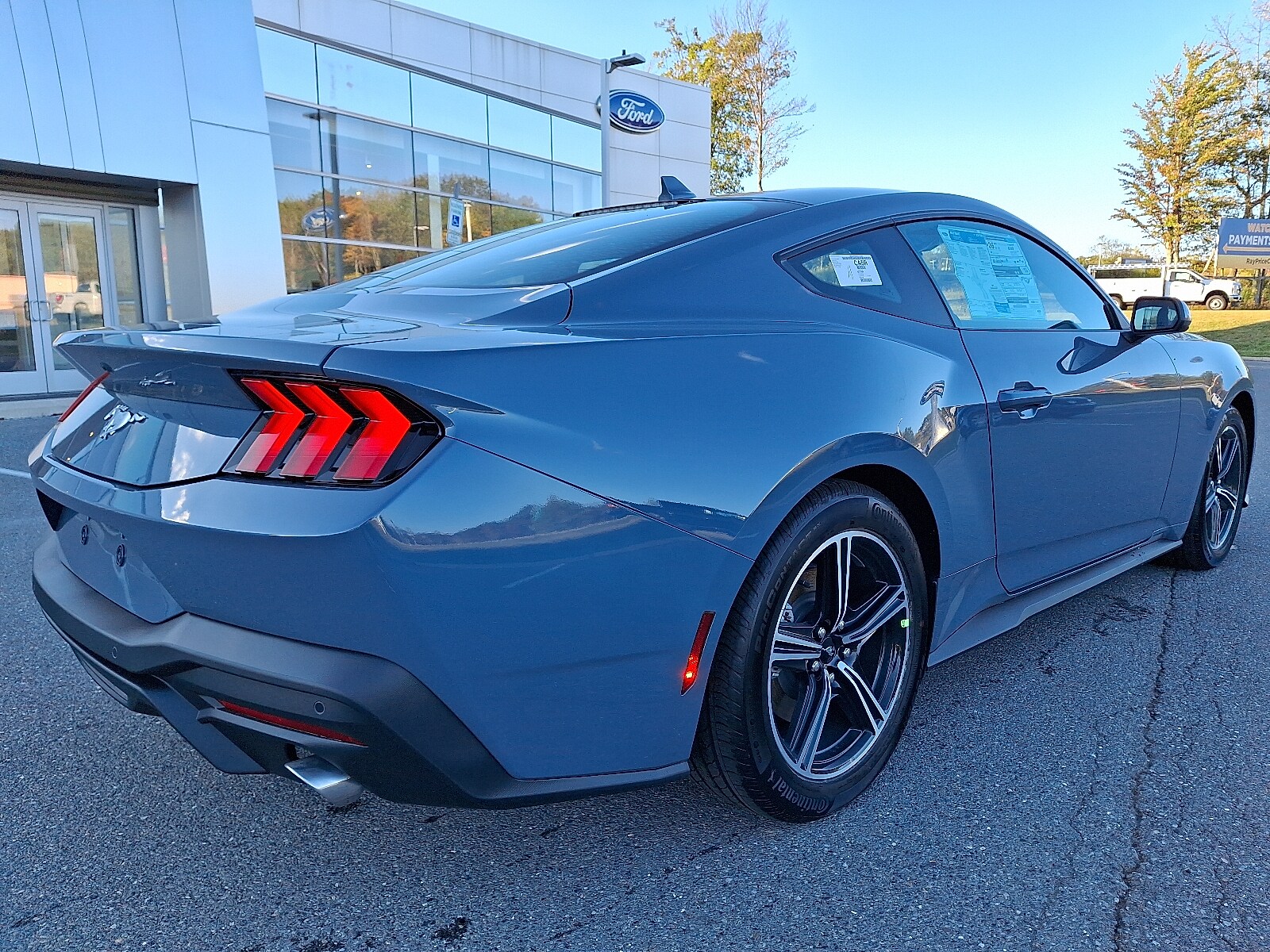 2025 Ford Mustang EcoBoost photo 4