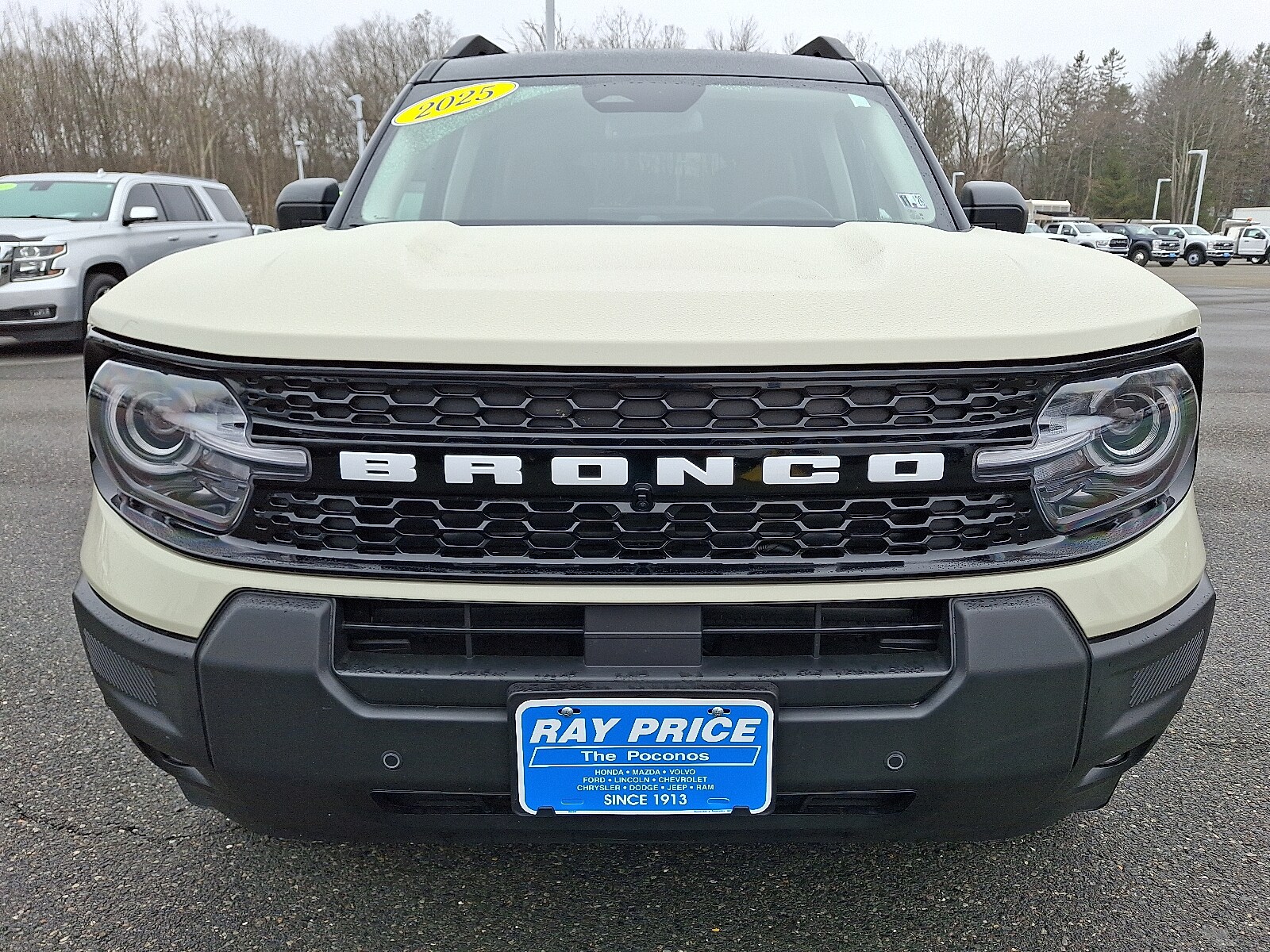 2025 Ford Bronco Sport Outer Banks photo 2