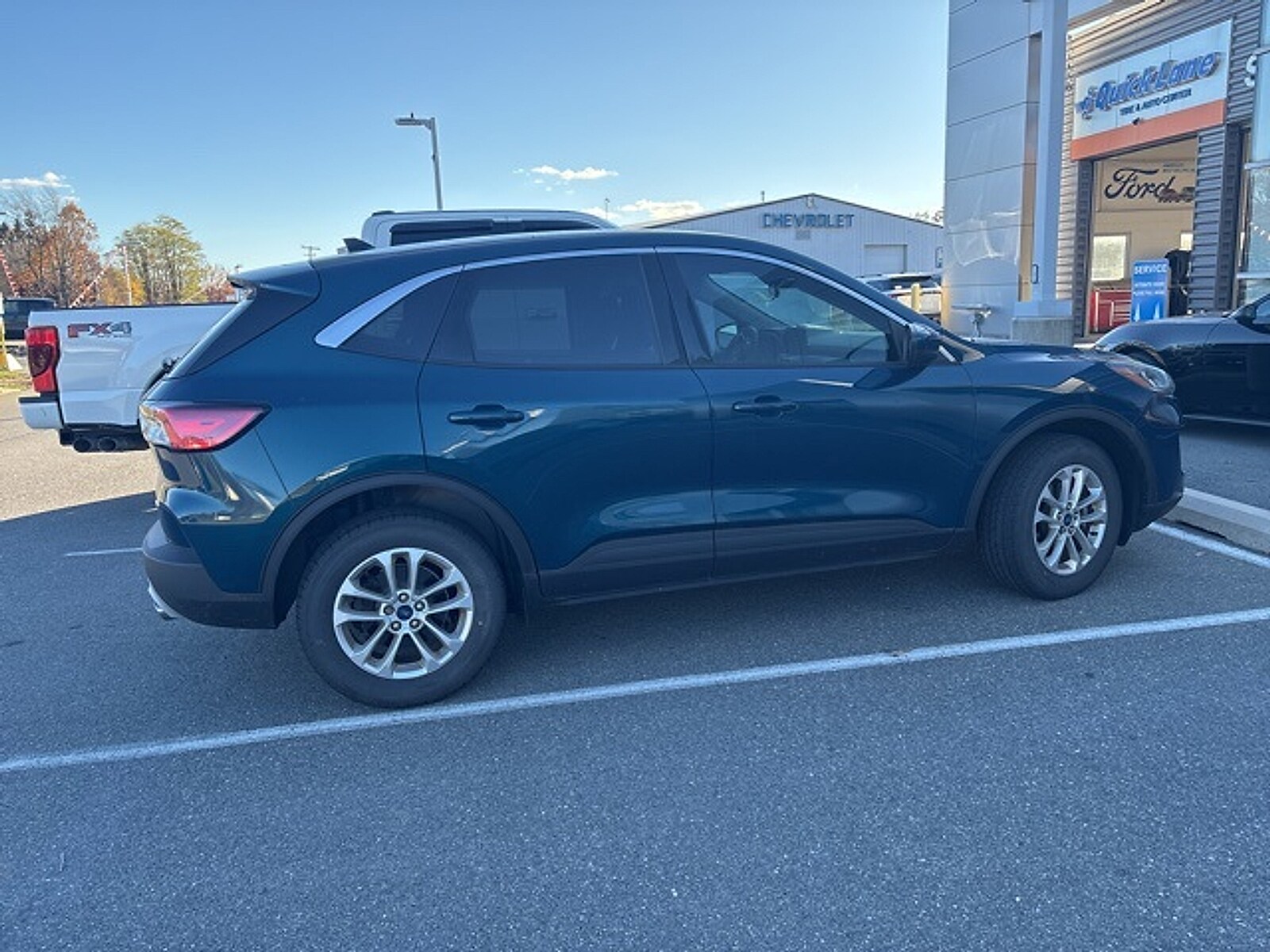 2020 Ford Escape SE photo 2