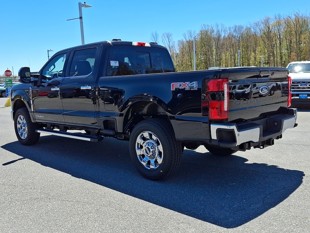New 2026 Ford F-250 Lariat Truck Crew Cab