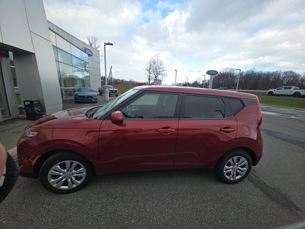 Used 2022 Kia Soul LX Hatchback