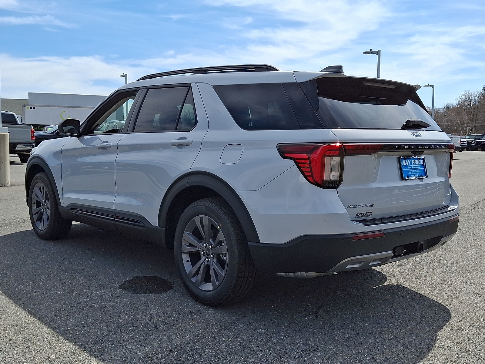 2026 Ford Explorer Active - Photo 3
