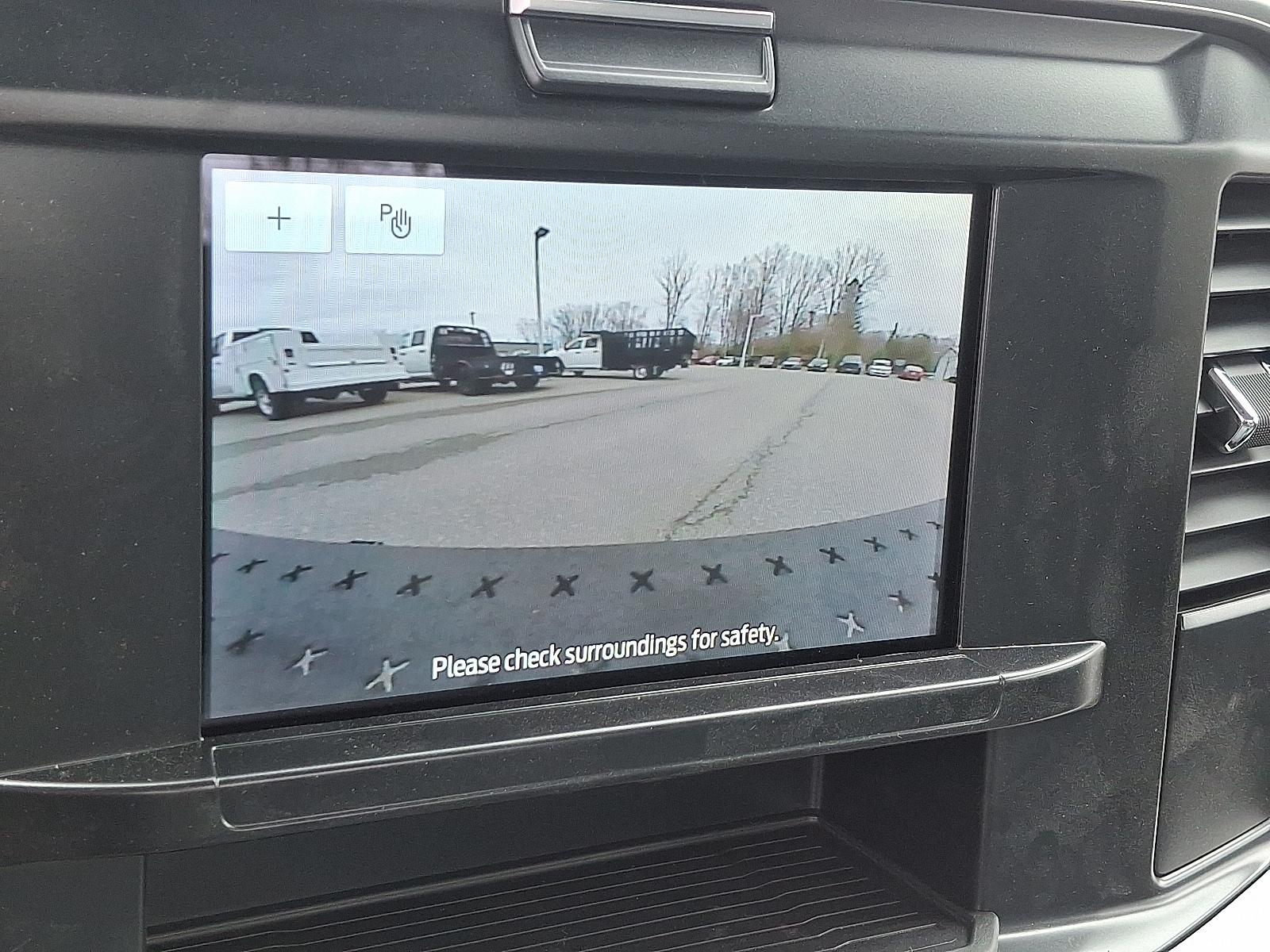 2025 Ford F-350 Super Duty Chassis Cab XL - Photo 11