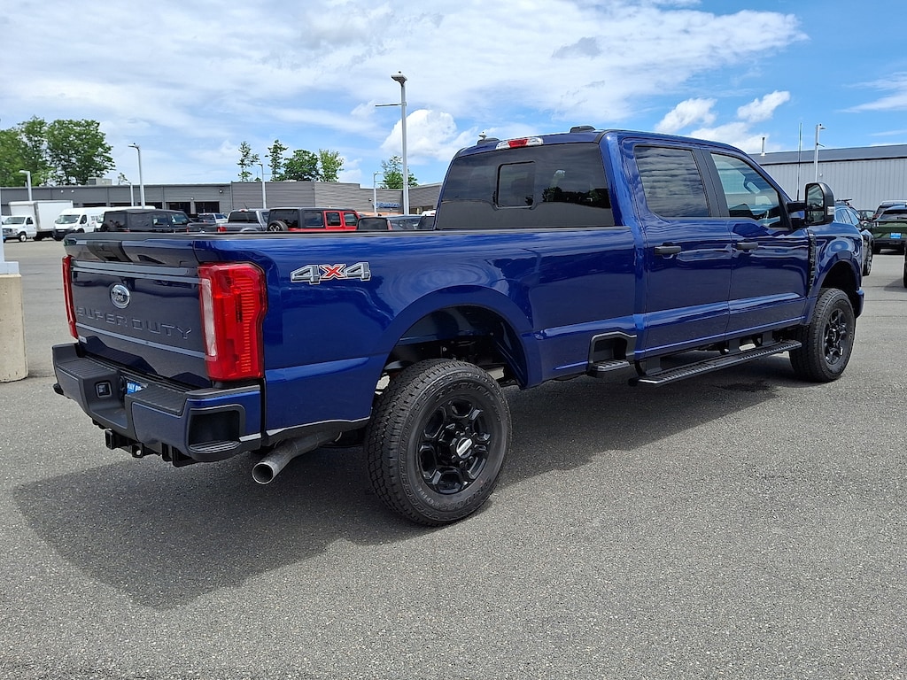 New 2026 Ford F-350 XL Truck Crew Cab