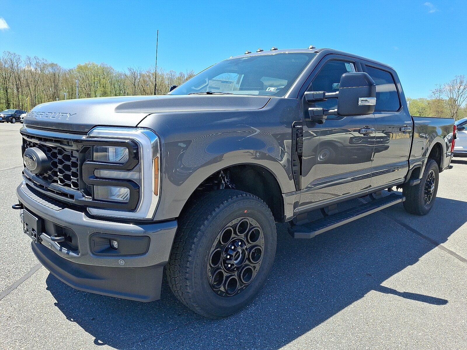 2025 Ford F-250 Lariat photo 2