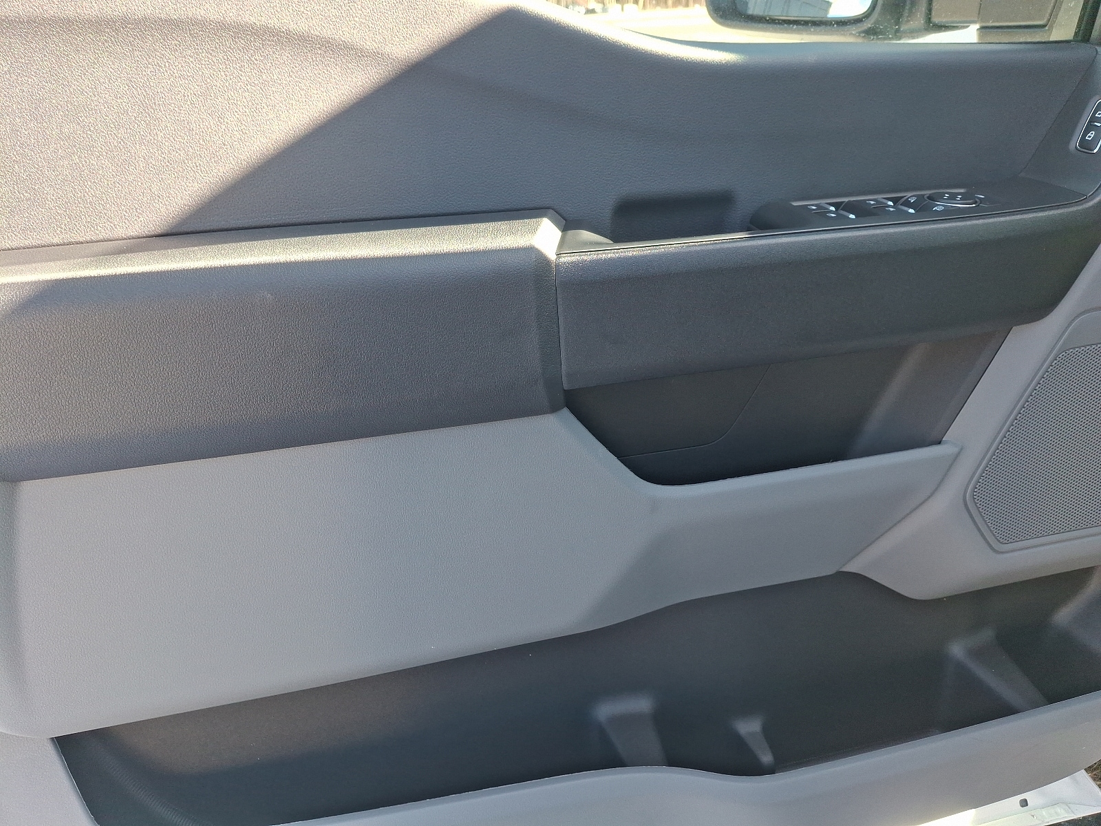 2024 Ford F-550 Super Duty Chassis Cab XL - Photo 8