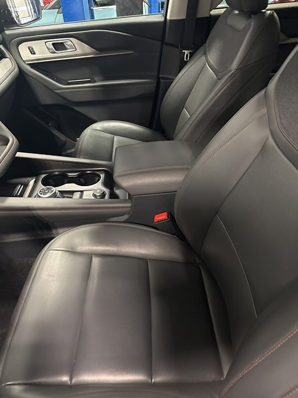 Used 2025 Ford Explorer Active SUV