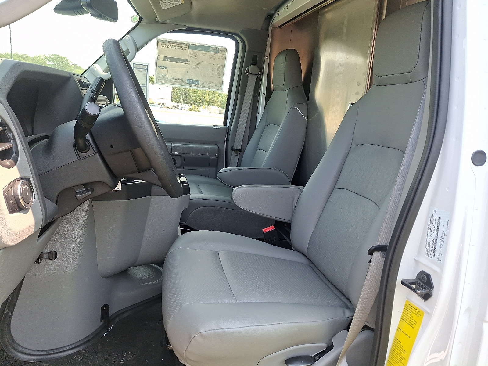 2027 Ford E-Series Cutaway Base - Photo 8