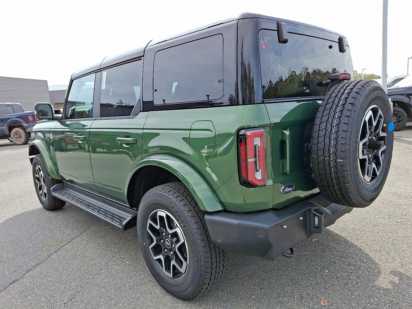 2025 Ford Bronco Outer Banks photo 3