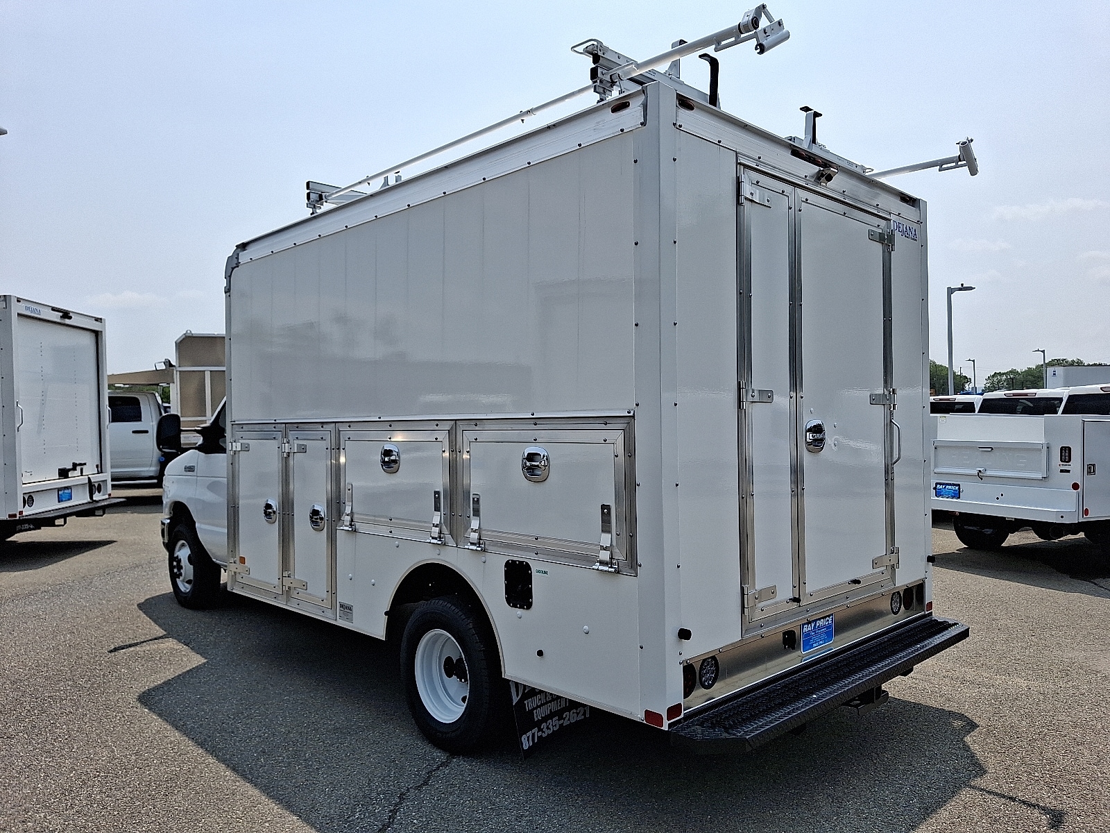 2026 Ford E-450 Cutaway photo 3