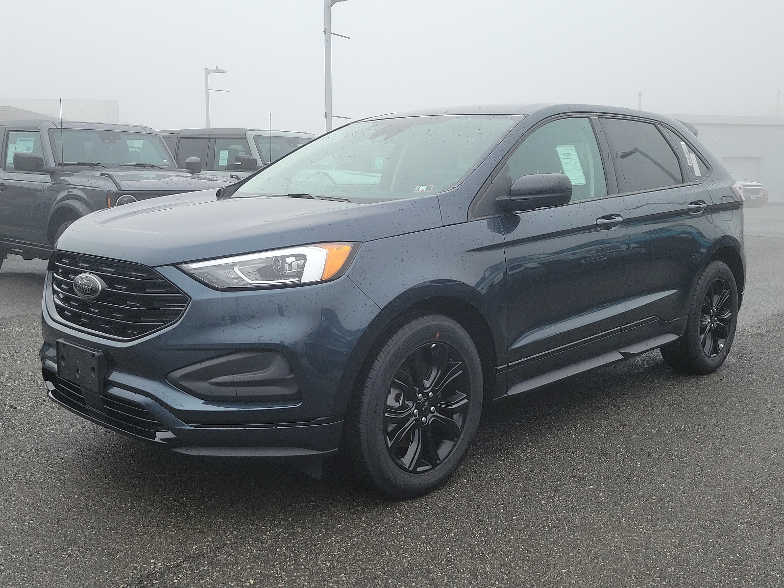 2024 Ford Edge SE photo 2