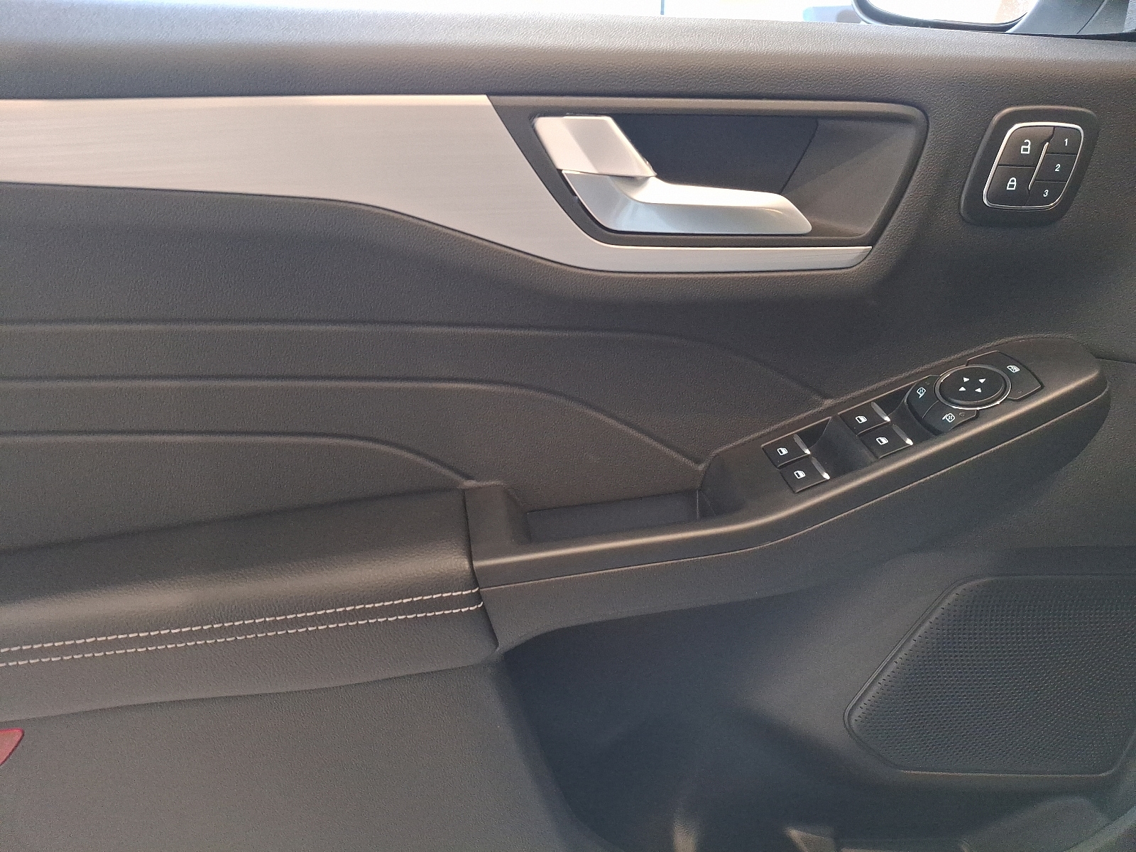 2025 Ford Escape Plug-in hybrid PHEV - Photo 8