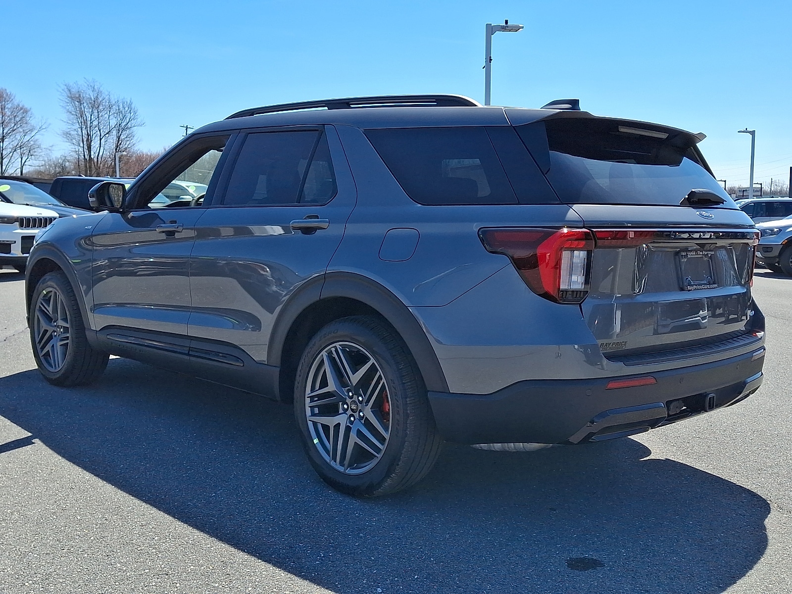 2026 Ford Explorer ST-Line - Photo 3