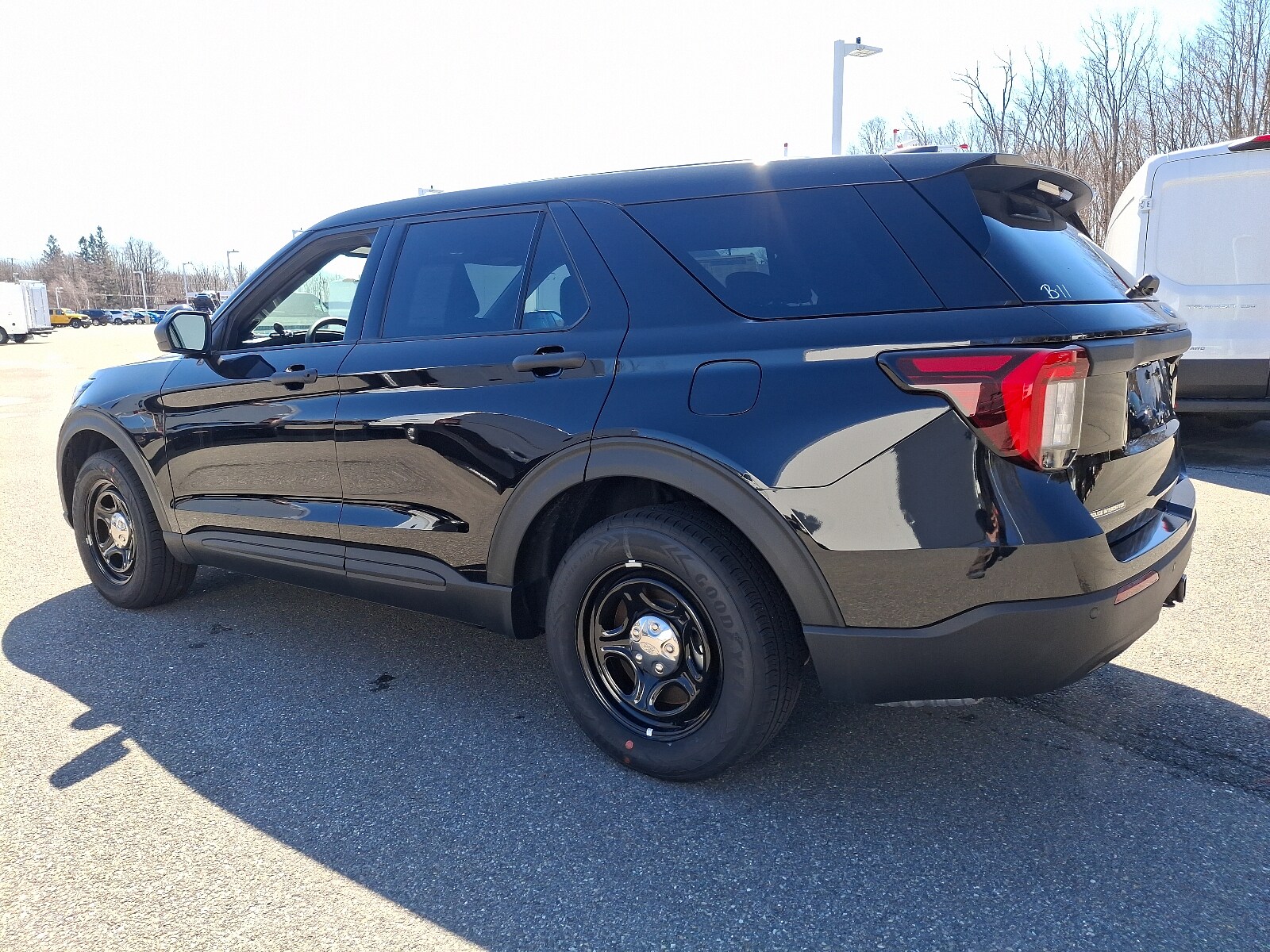2025 Ford Explorer photo 3