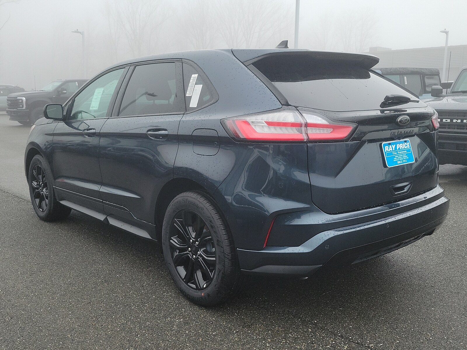 2024 Ford Edge SE photo 3