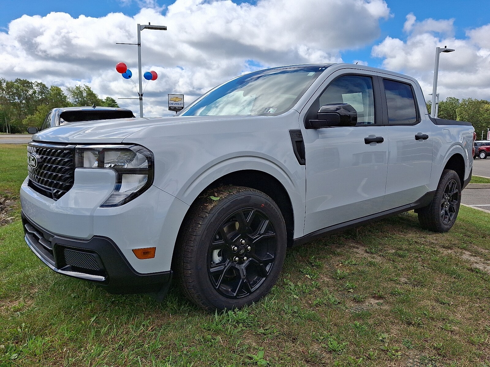 2025 Ford Maverick XLT photo 2