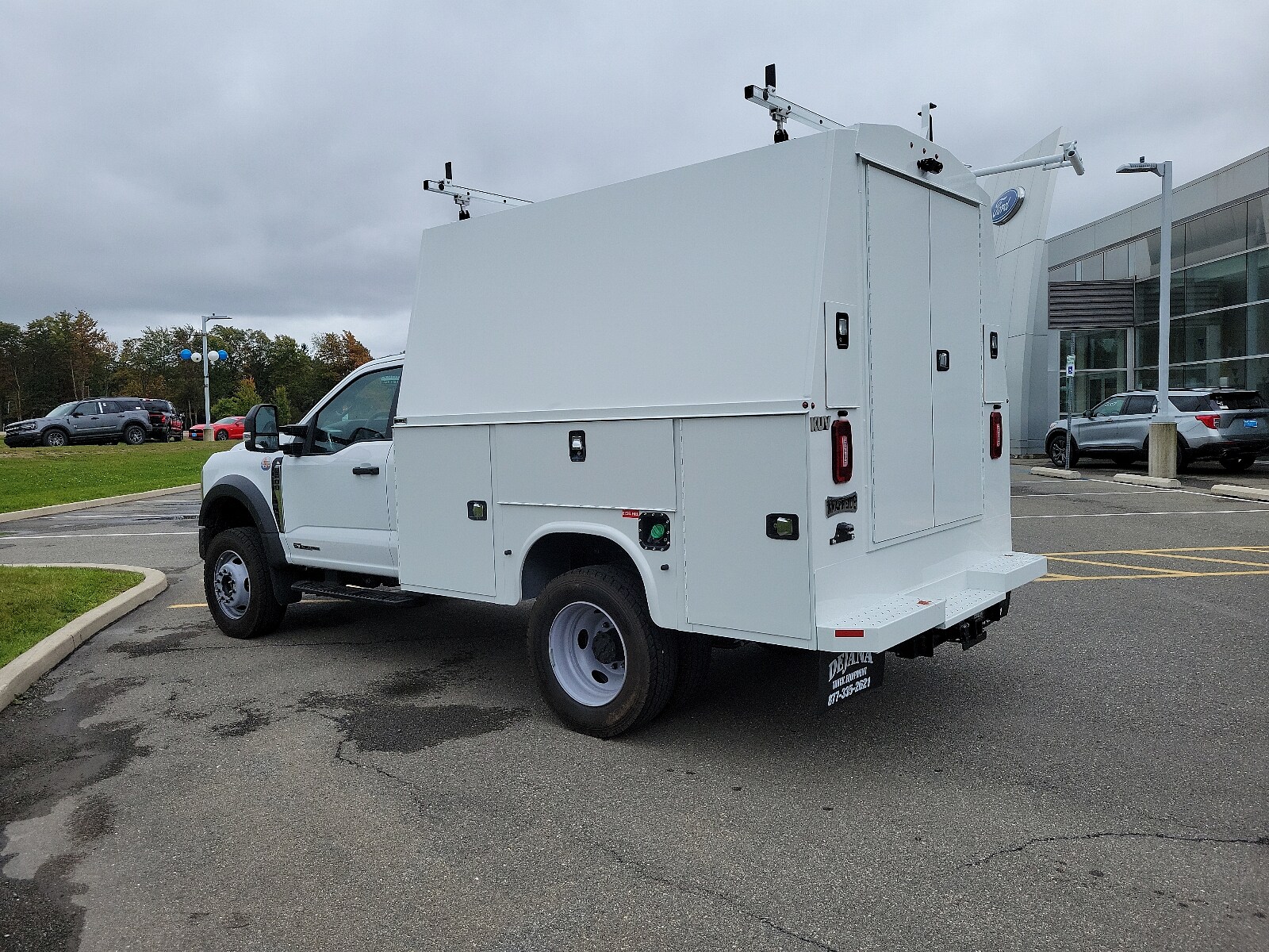 2024 Ford F-600 photo 3