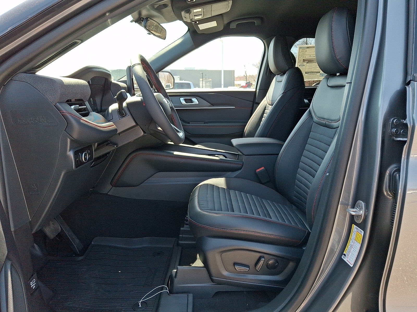 2026 Ford Explorer ST-Line - Photo 10