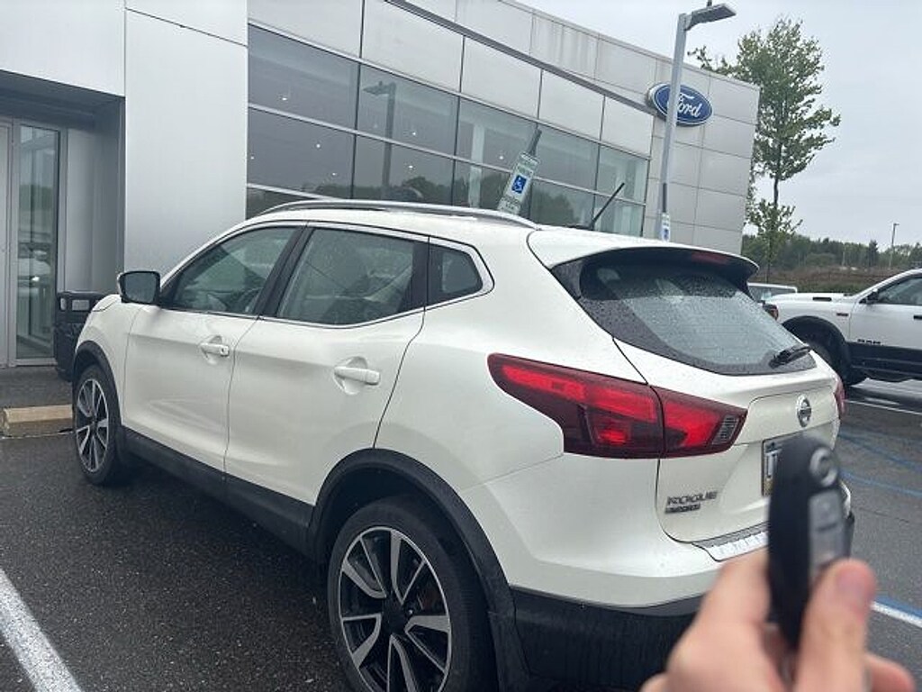 Used 2018 Nissan Rogue Sport SL SUV