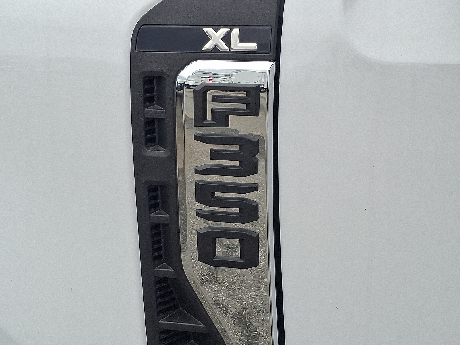 2025 Ford F-350 Super Duty Chassis Cab XL - Photo 18