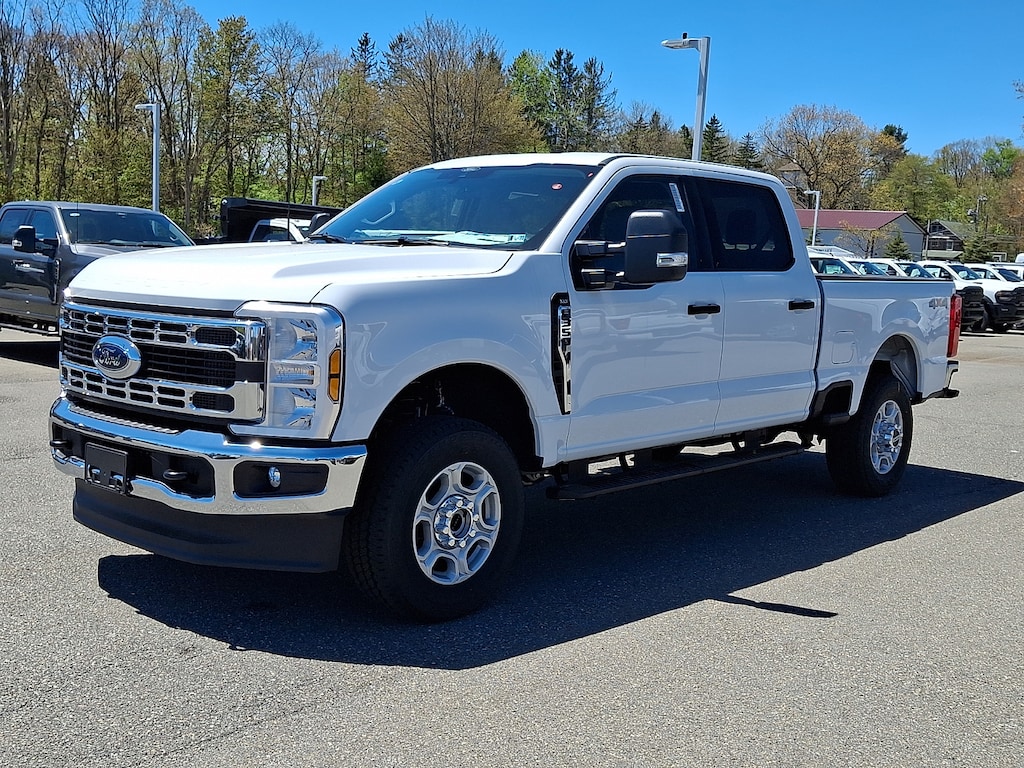 New 2026 Ford F-350 XLT Truck Crew Cab