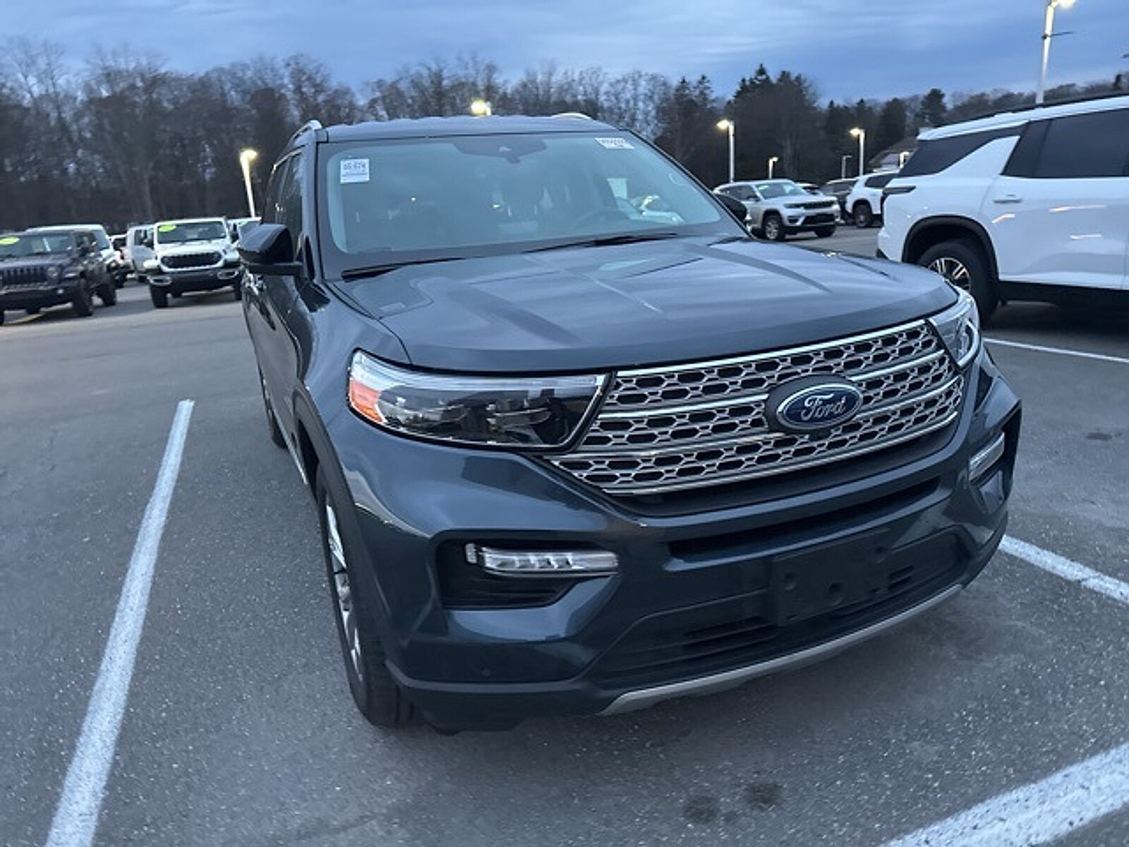 2023 Ford Explorer Limited photo 2