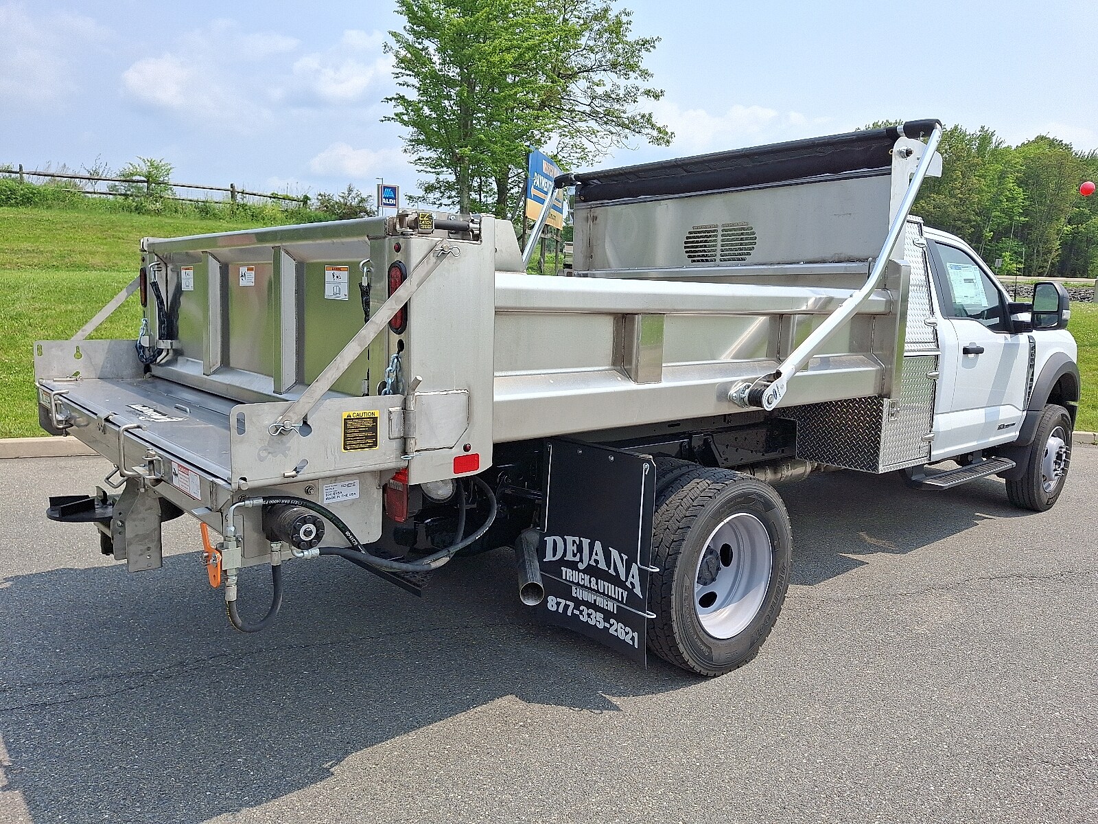 2024 Ford F-600 photo 4
