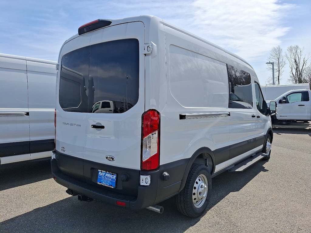 New 2024 Ford Transit-250 Cargo T-250 148 MED RF 9070 GV Full-size Cargo Van