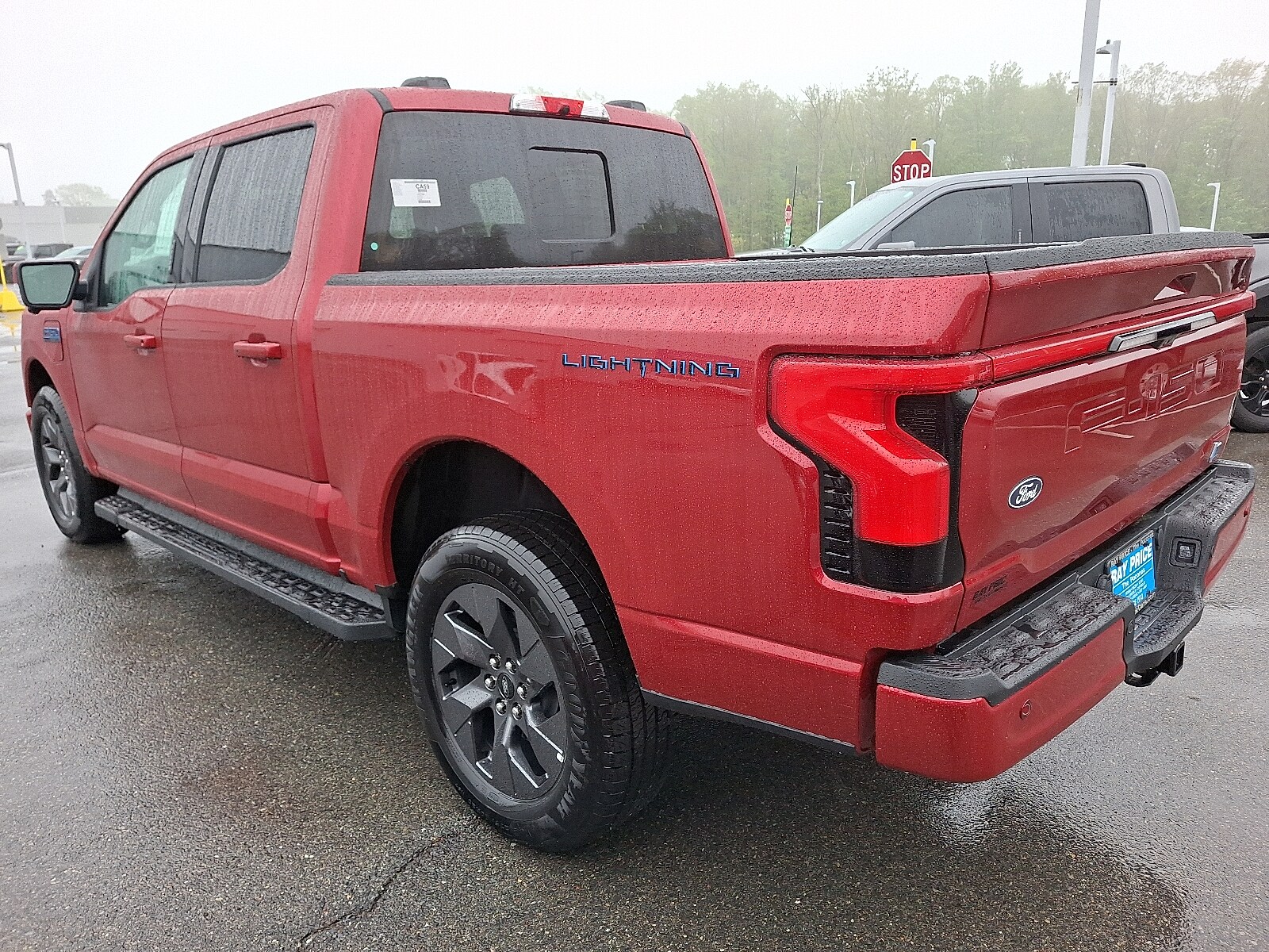 2025 Ford F-150 Lightning Lariat photo 3