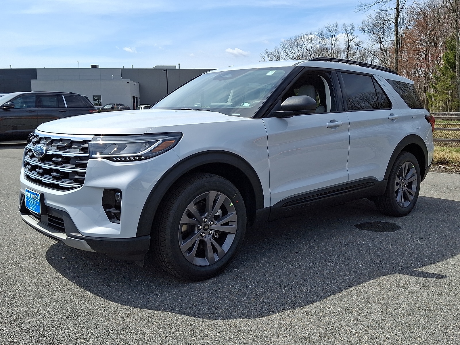 2026 Ford Explorer Active - Photo 2