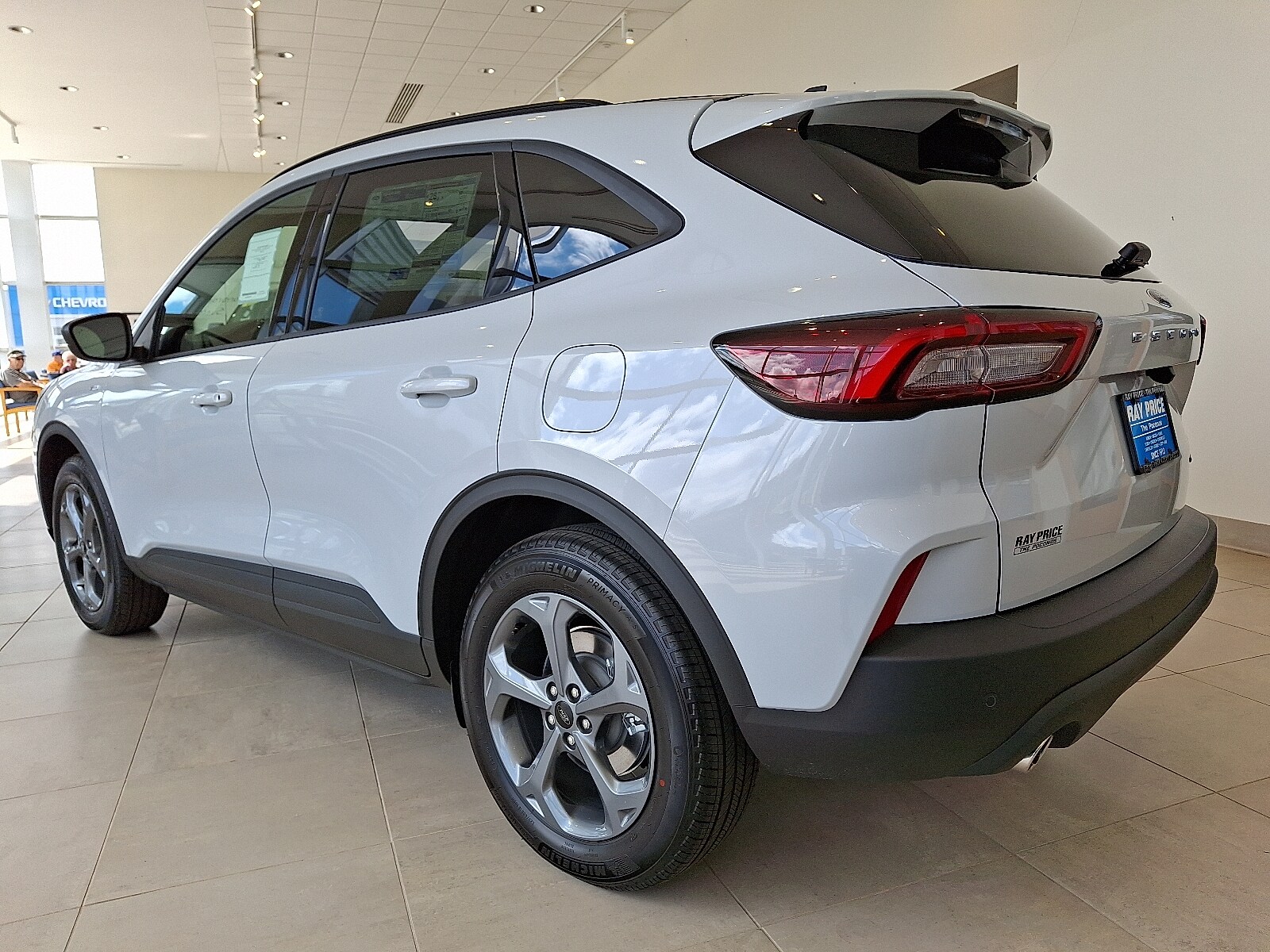 2025 Ford Escape ST-Line photo 2