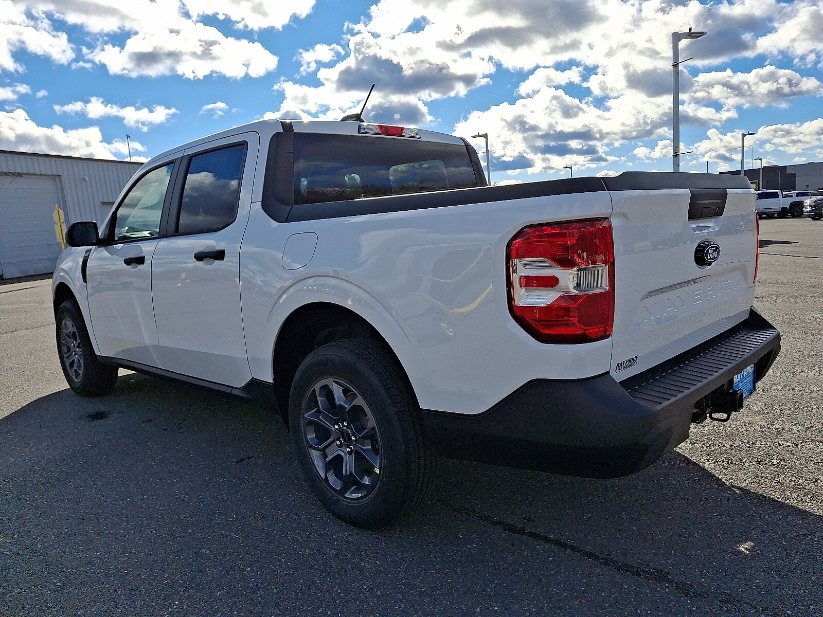 2025 Ford Maverick XLT photo 2