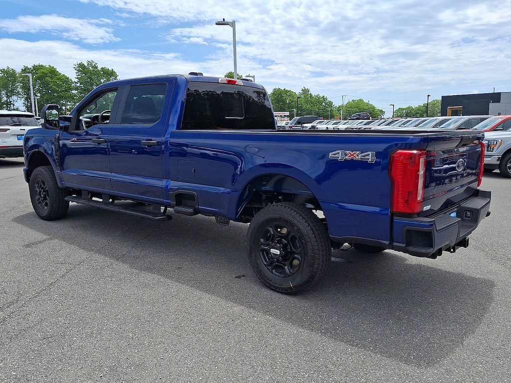 New 2026 Ford F-350 XL Truck Crew Cab