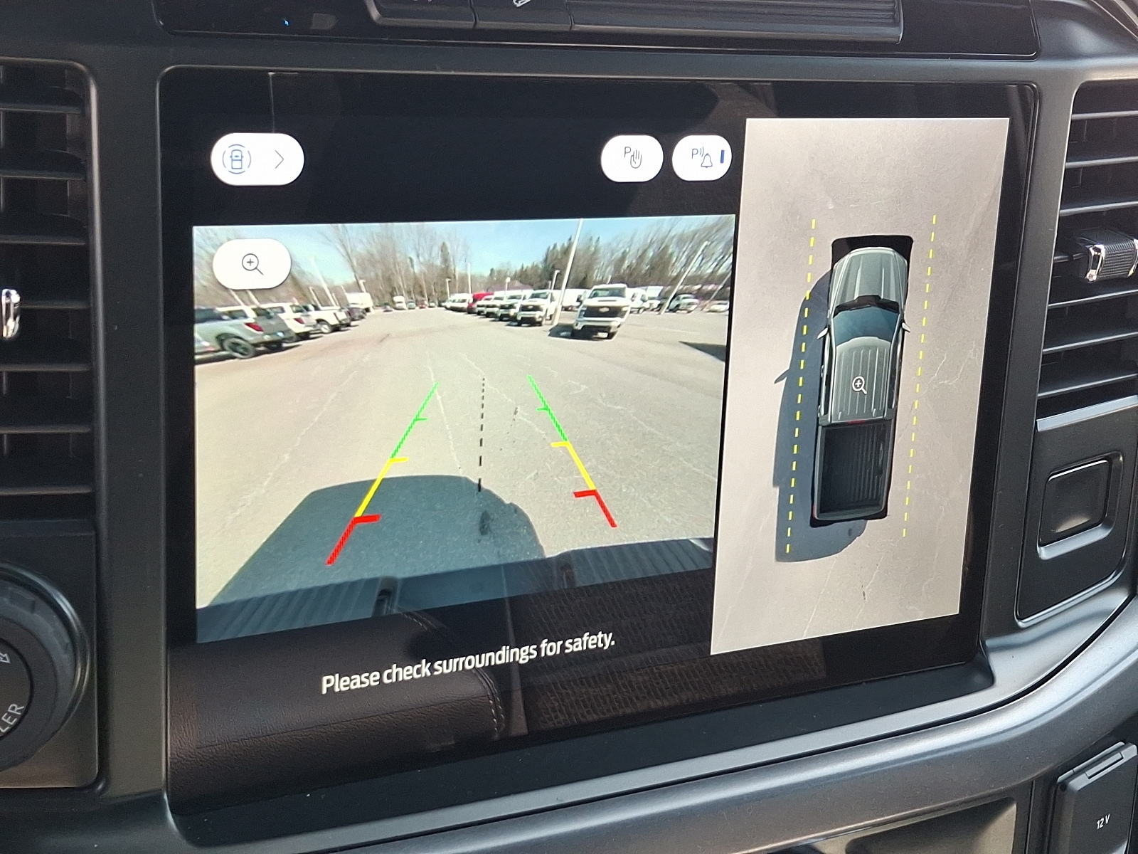 2025 Ford F-150 XLT - Photo 14