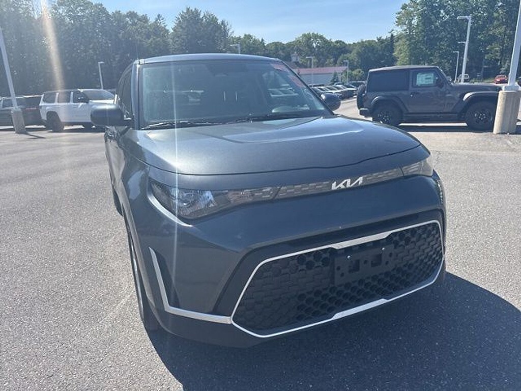 Used 2025 Kia Soul LX Hatchback