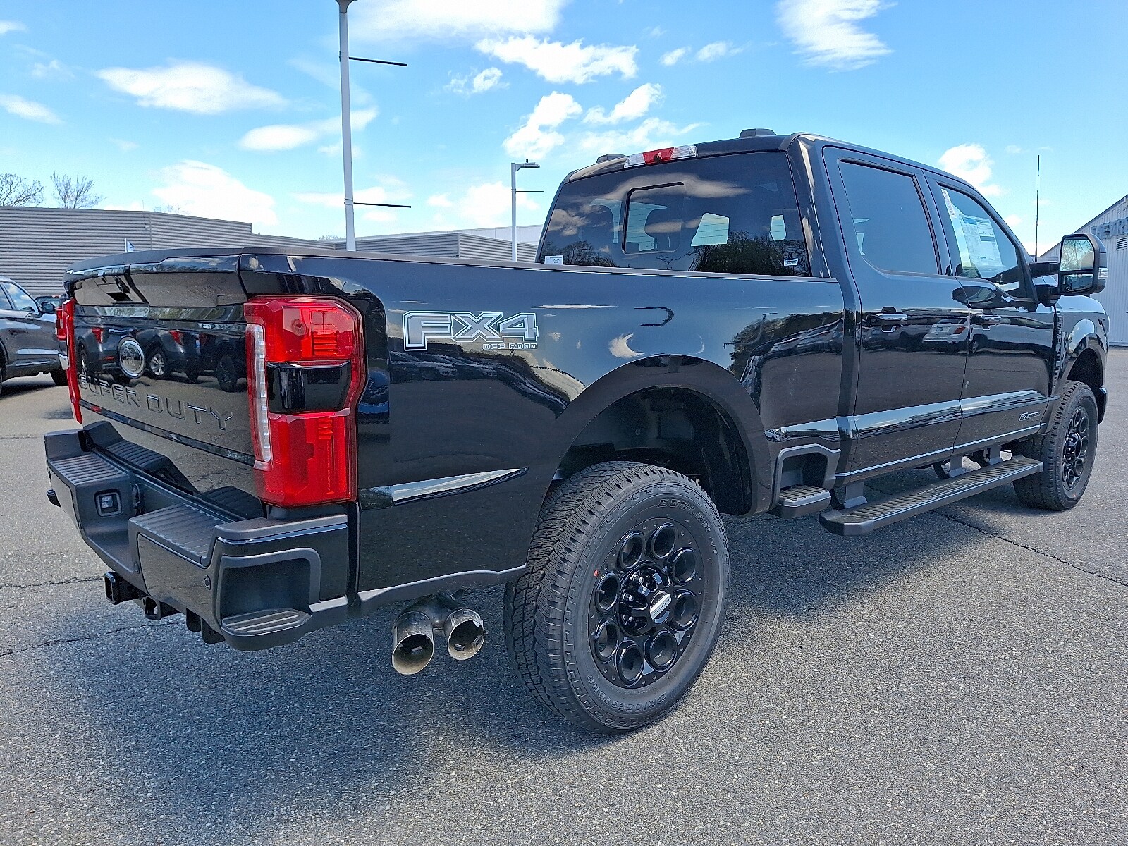 2025 Ford F-350 Lariat photo 4
