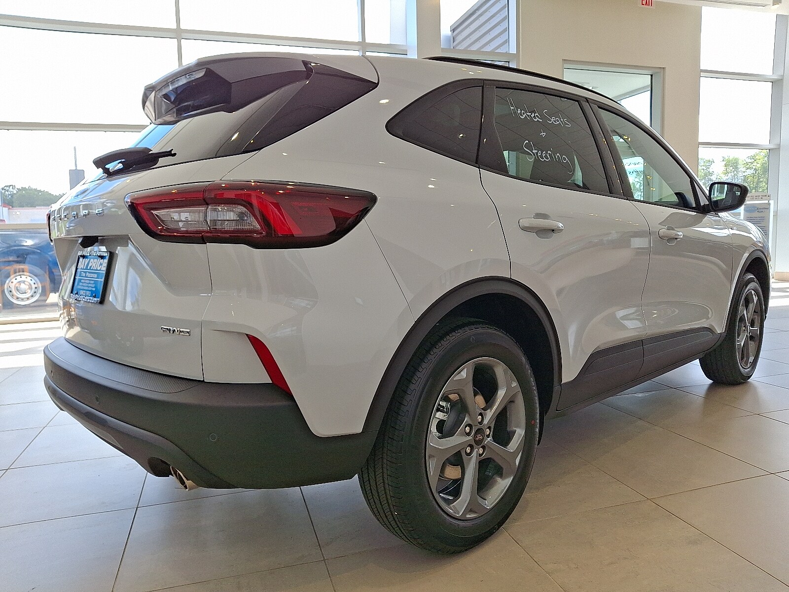 2025 Ford Escape ST-Line photo 3