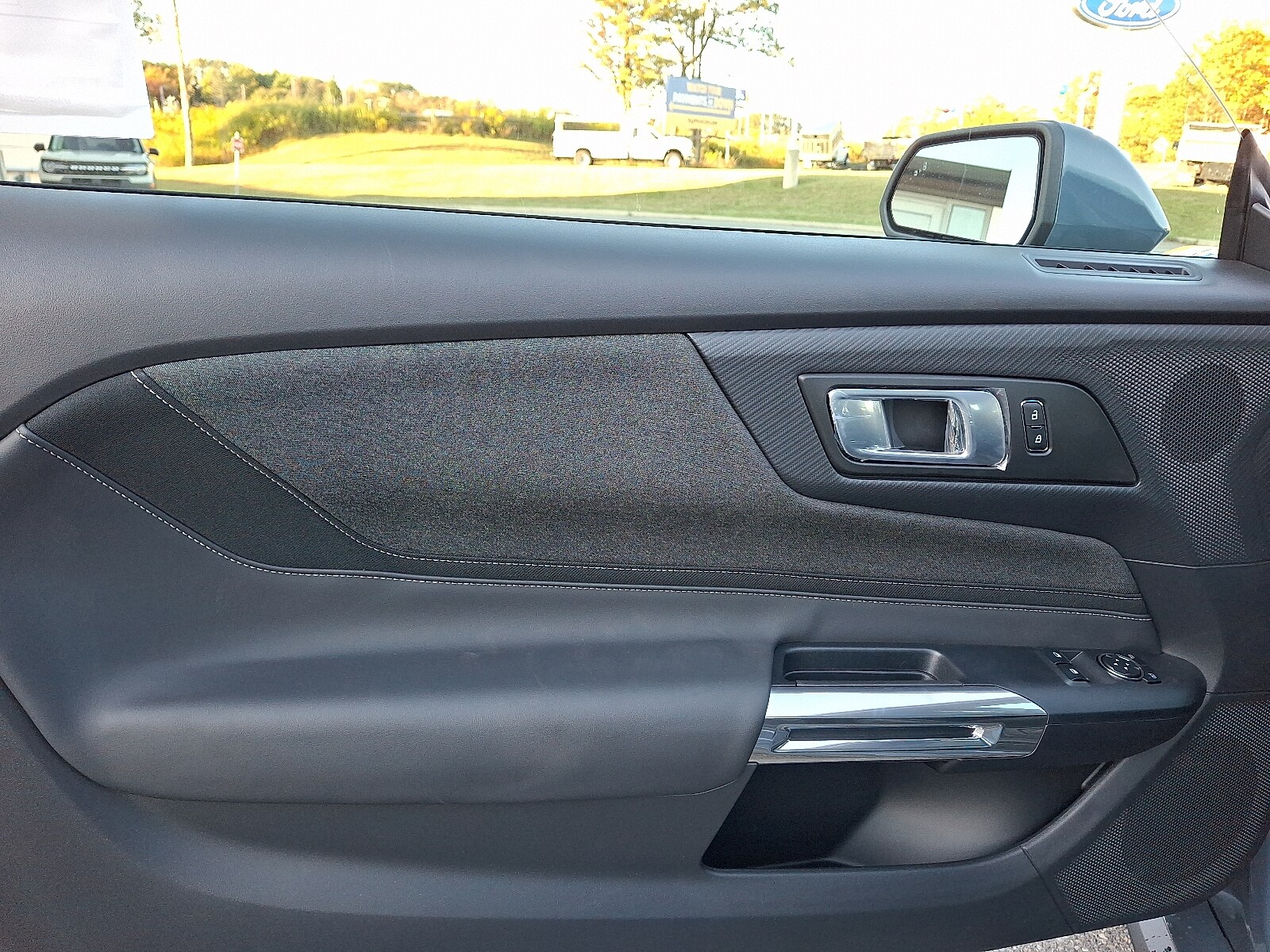 2025 Ford Mustang EcoBoost Fastback - Photo 8