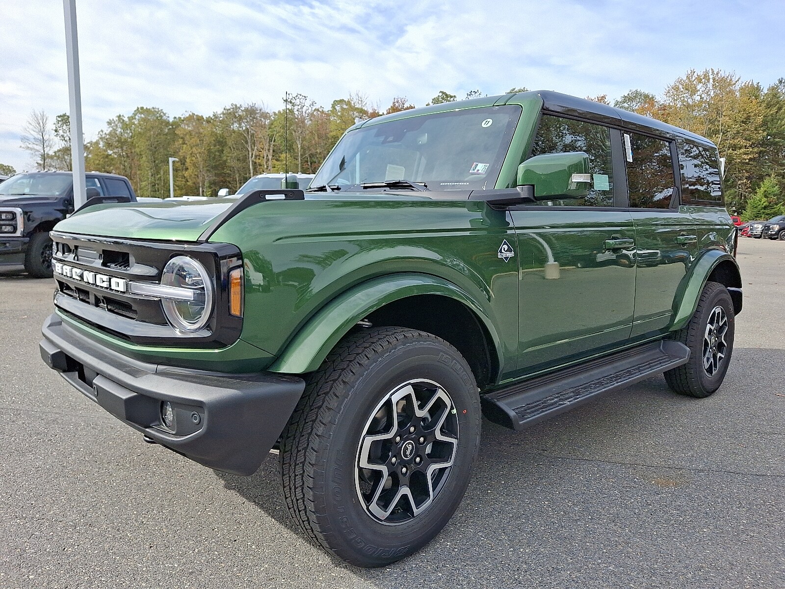 2025 Ford Bronco Outer Banks photo 2