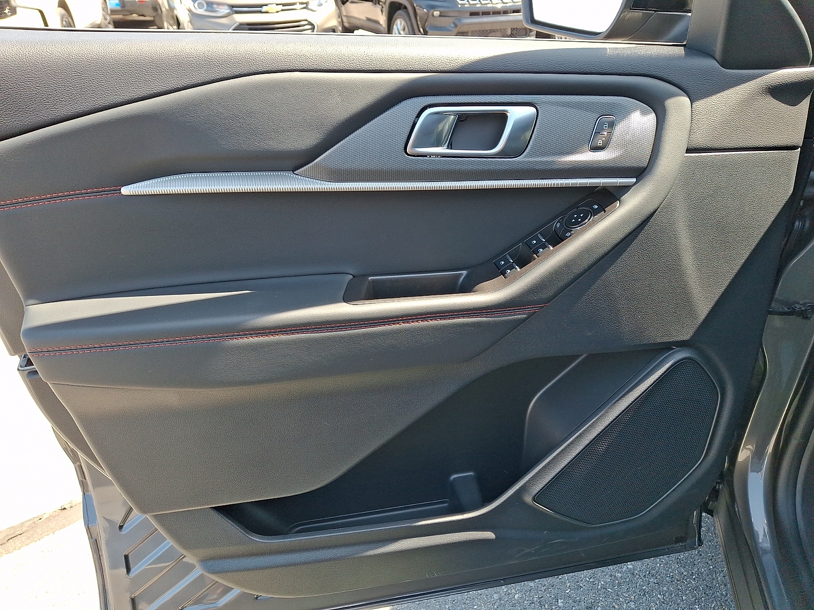 2026 Ford Explorer ST-Line - Photo 9