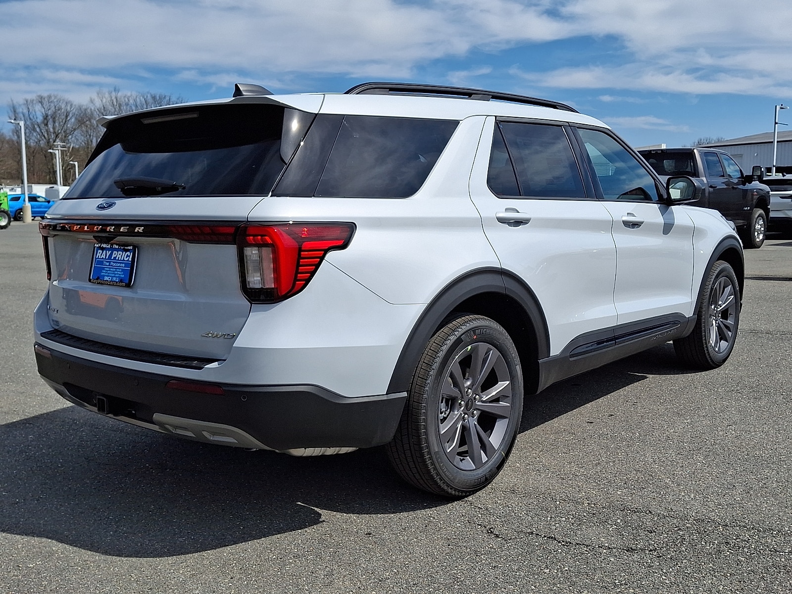 2026 Ford Explorer Active - Photo 4