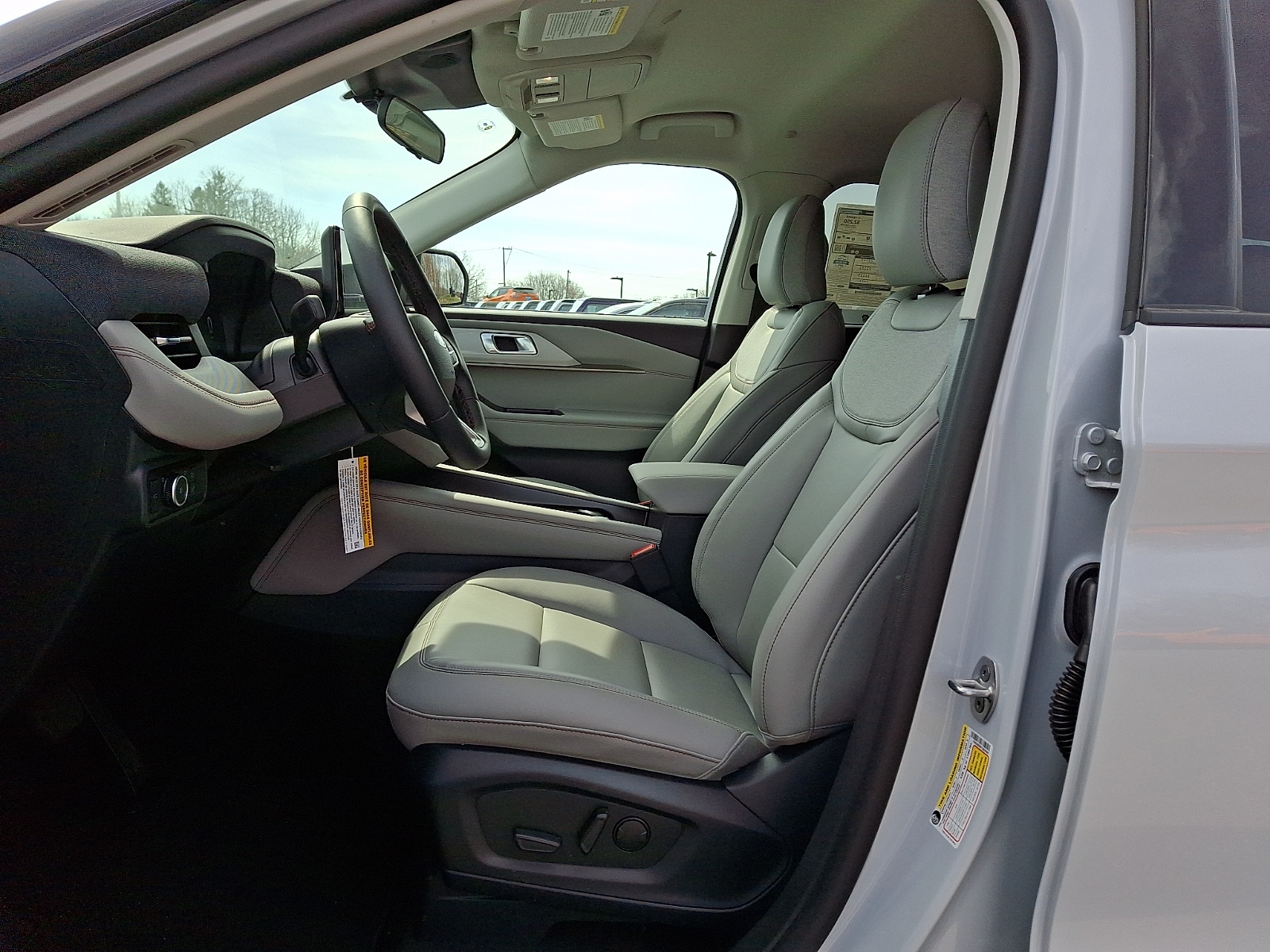 2026 Ford Explorer Active - Photo 9