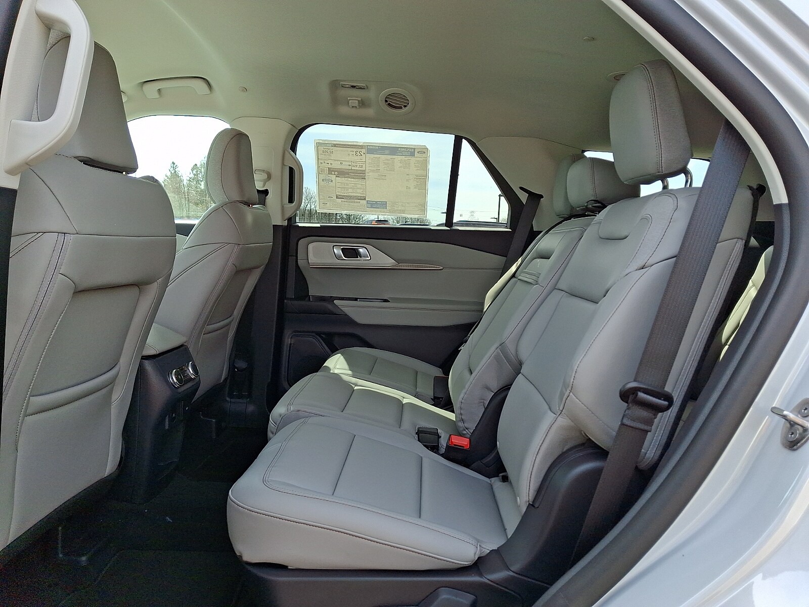 2026 Ford Explorer Active - Photo 6