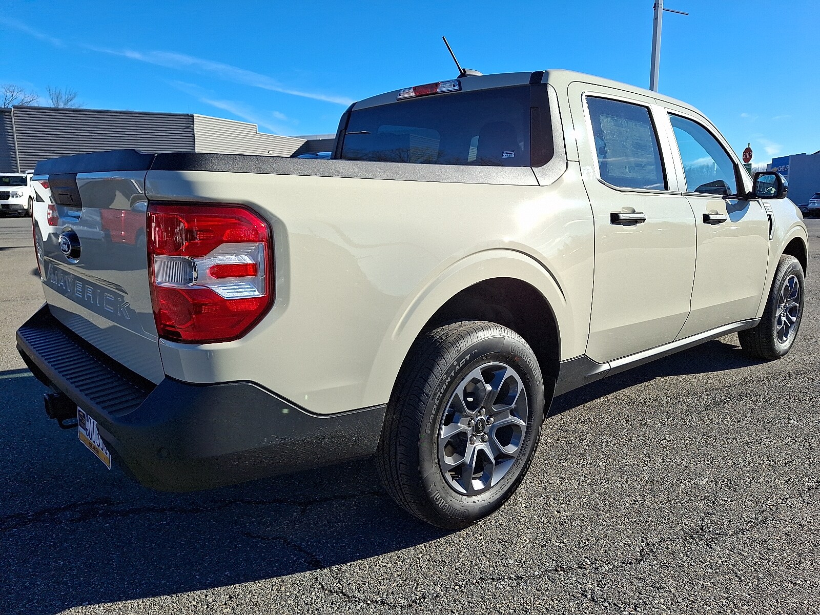 2025 Ford Maverick XLT photo 2