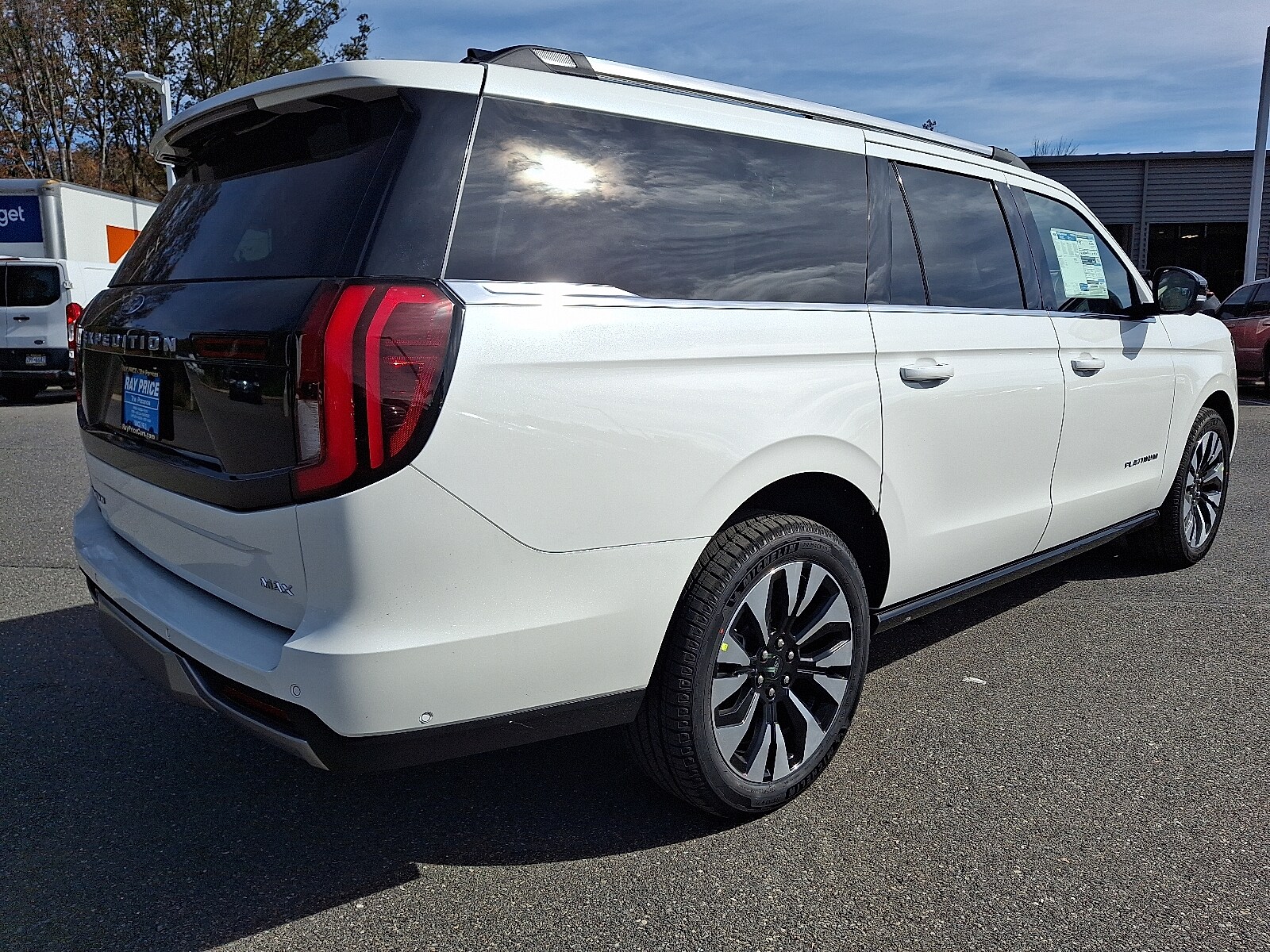 2025 Ford Expedition Platinum MAX photo 3