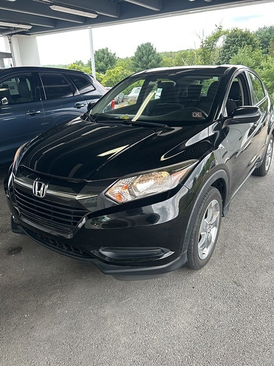 2018 Honda HR-V LX photo 2