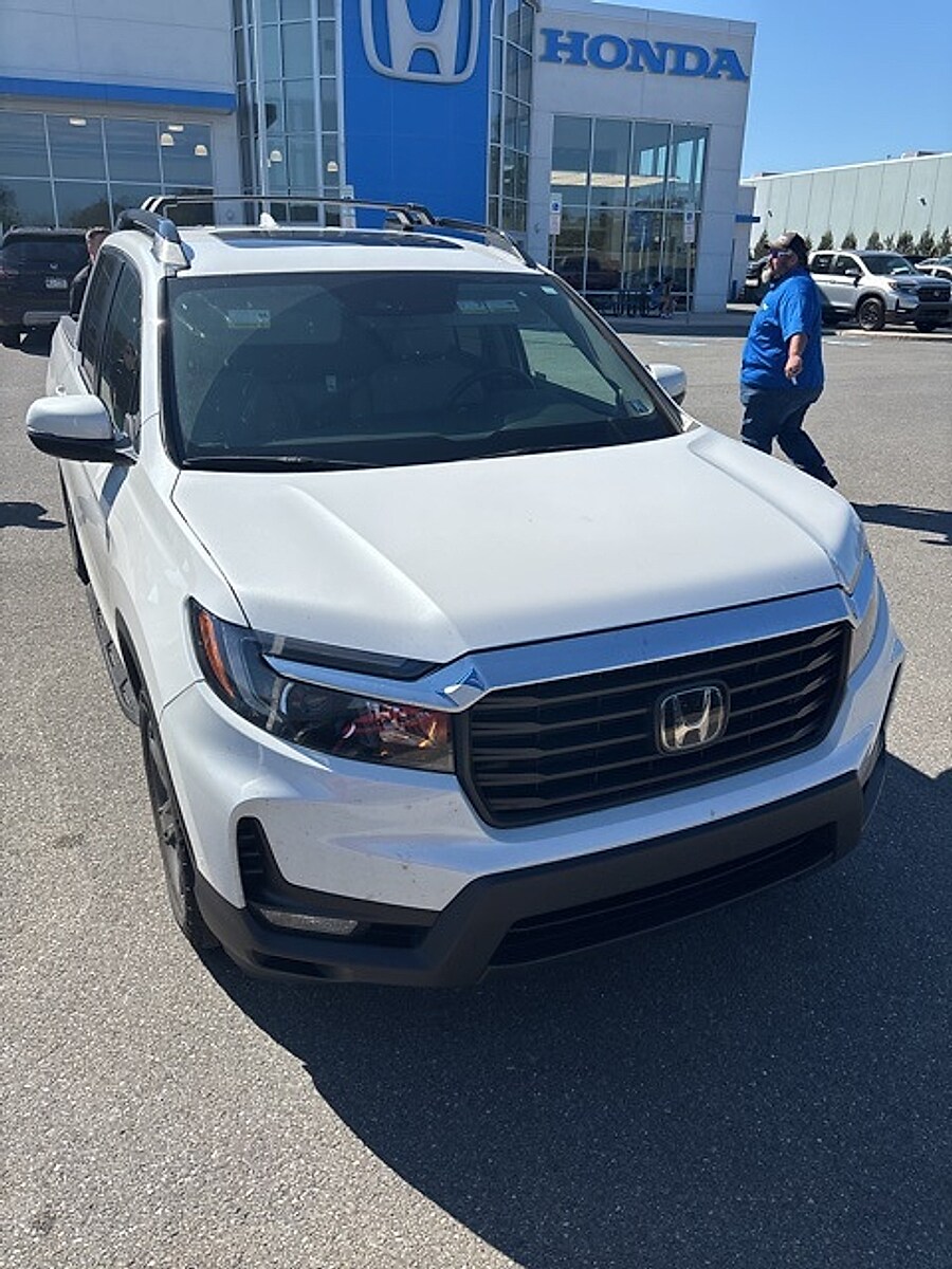 2023 Honda Ridgeline RTL photo 2